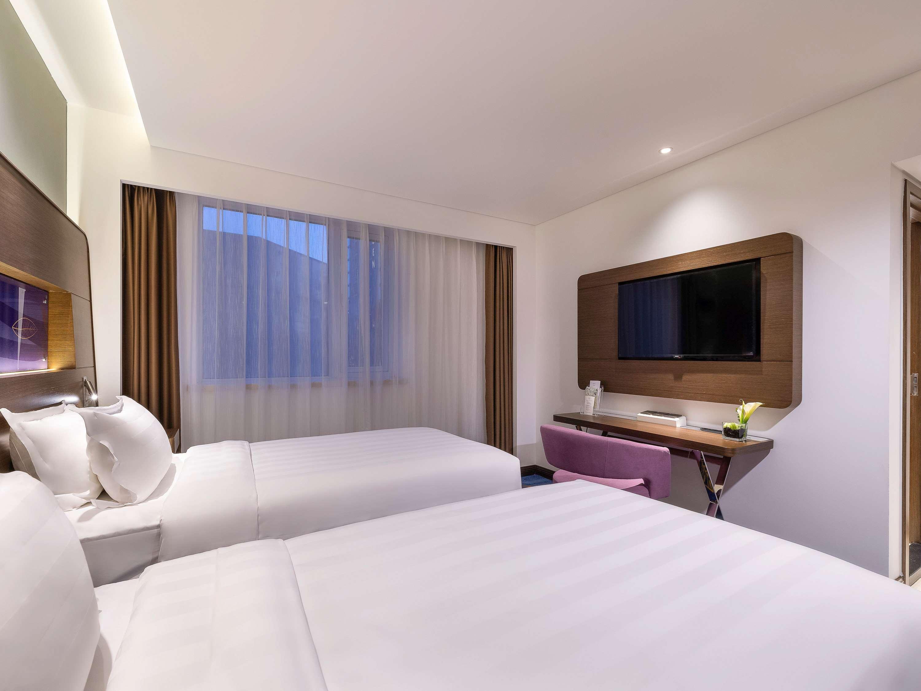 Novotel Beijing Peace Exteriör bild
