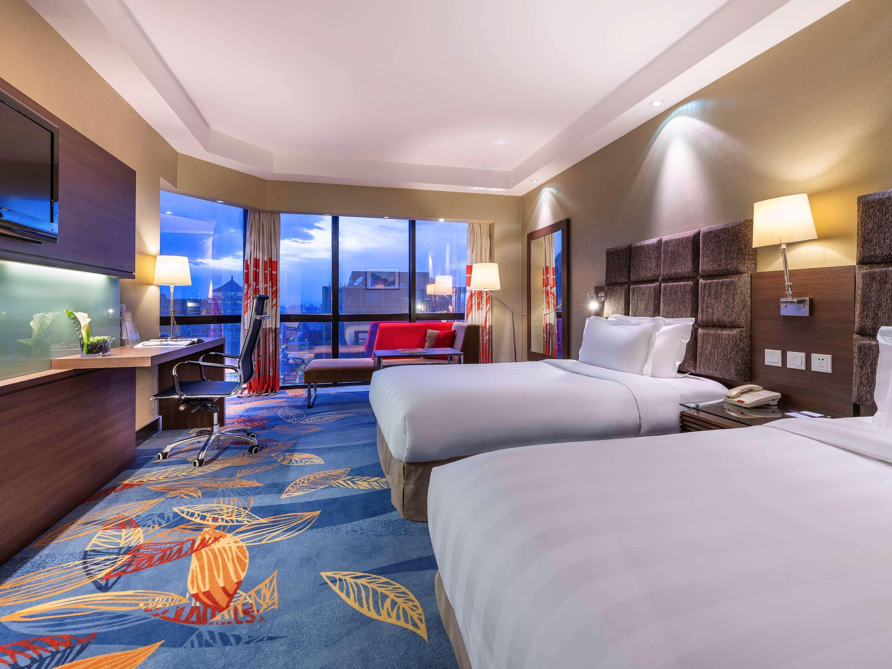 Novotel Beijing Peace Exteriör bild