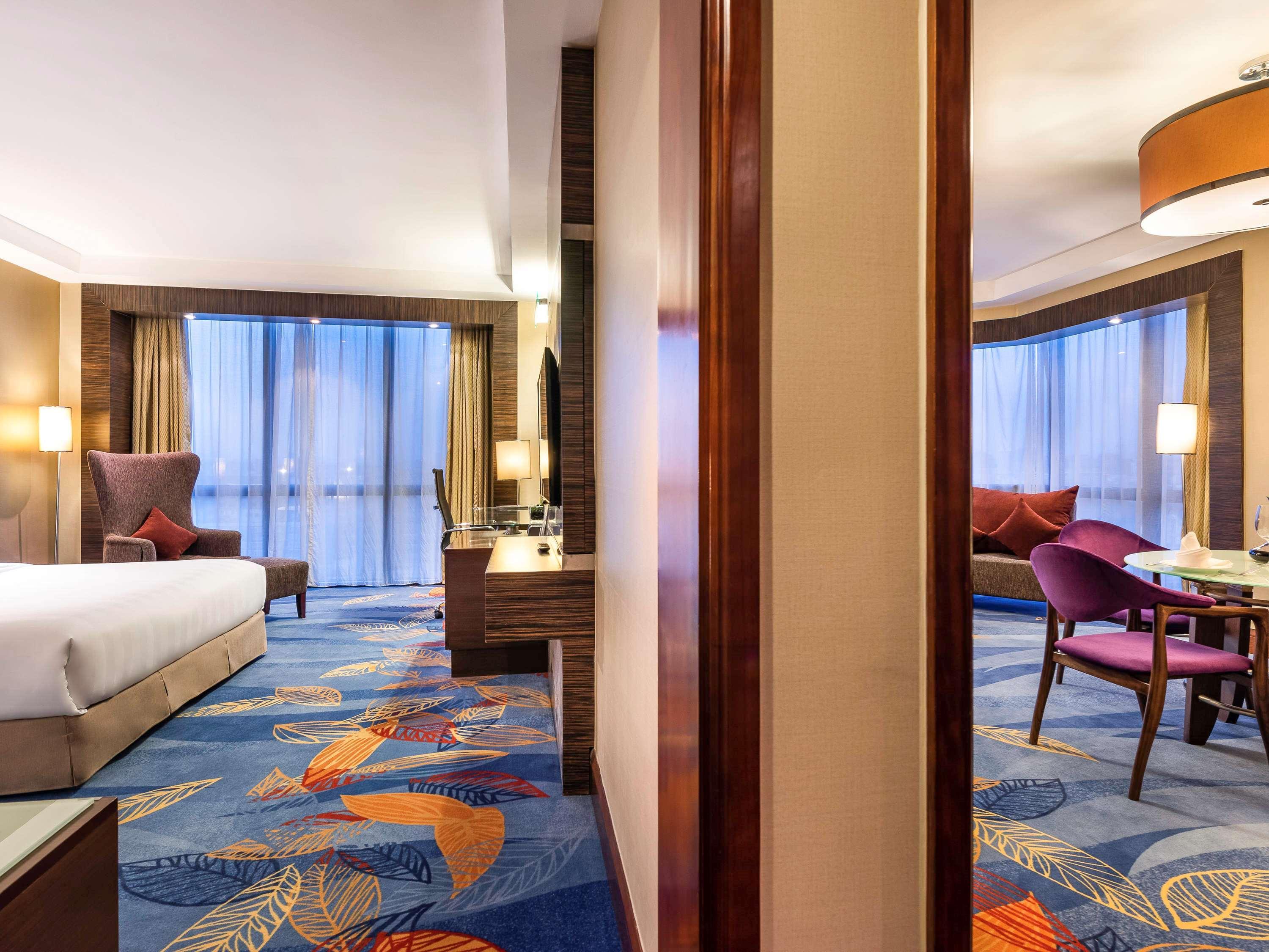 Novotel Beijing Peace Exteriör bild