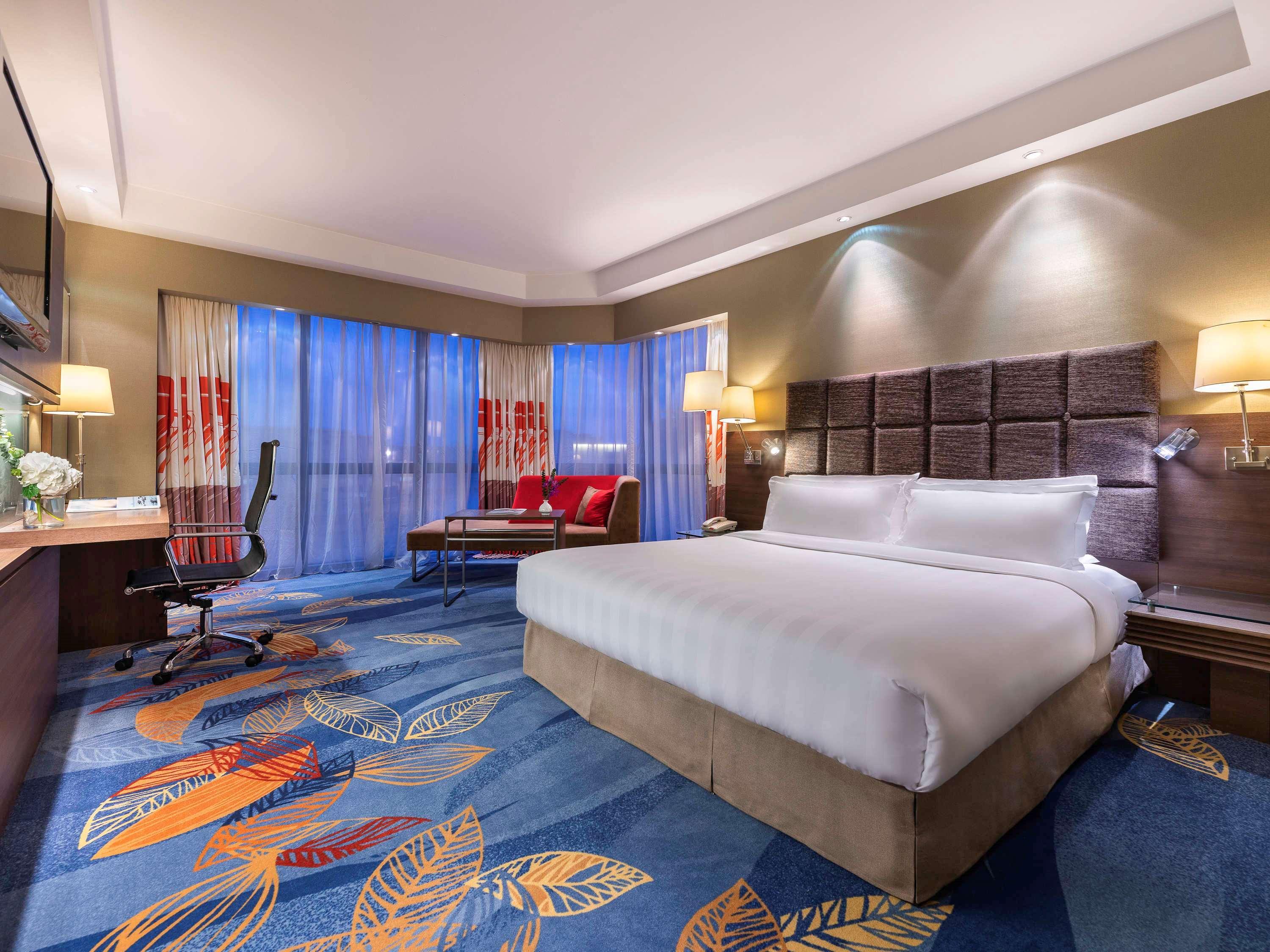 Novotel Beijing Peace Exteriör bild
