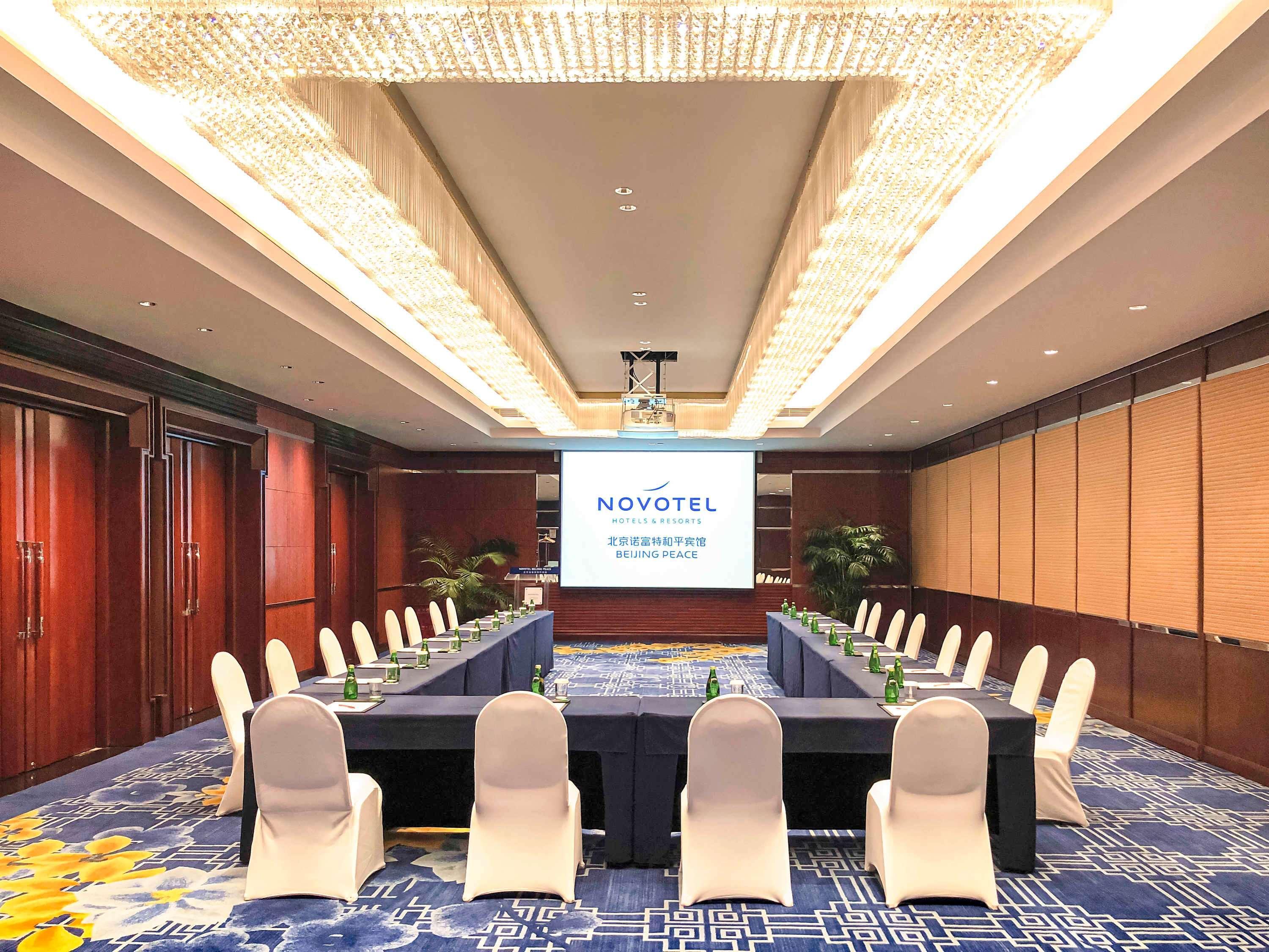 Novotel Beijing Peace Exteriör bild