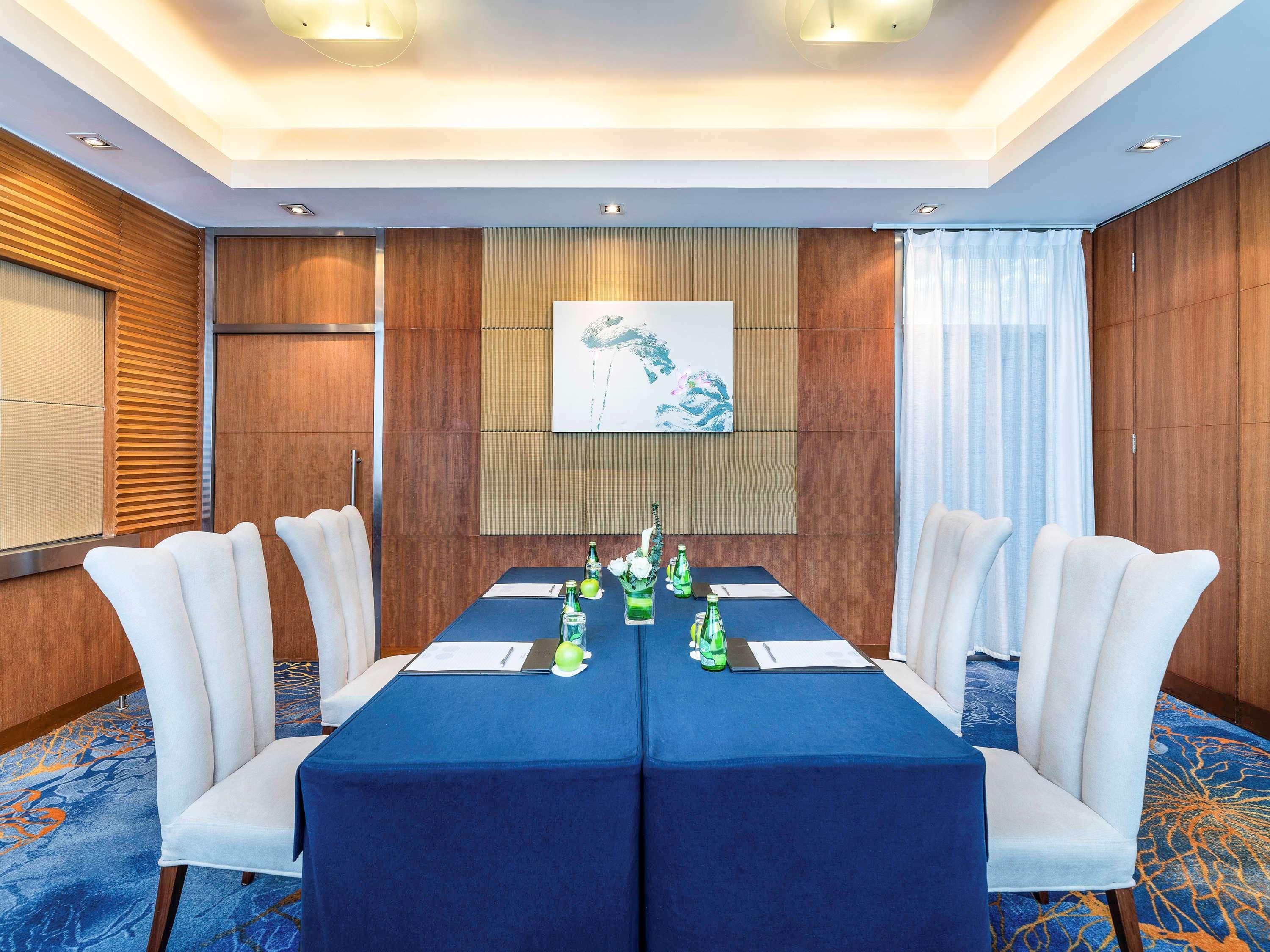 Novotel Beijing Peace Exteriör bild