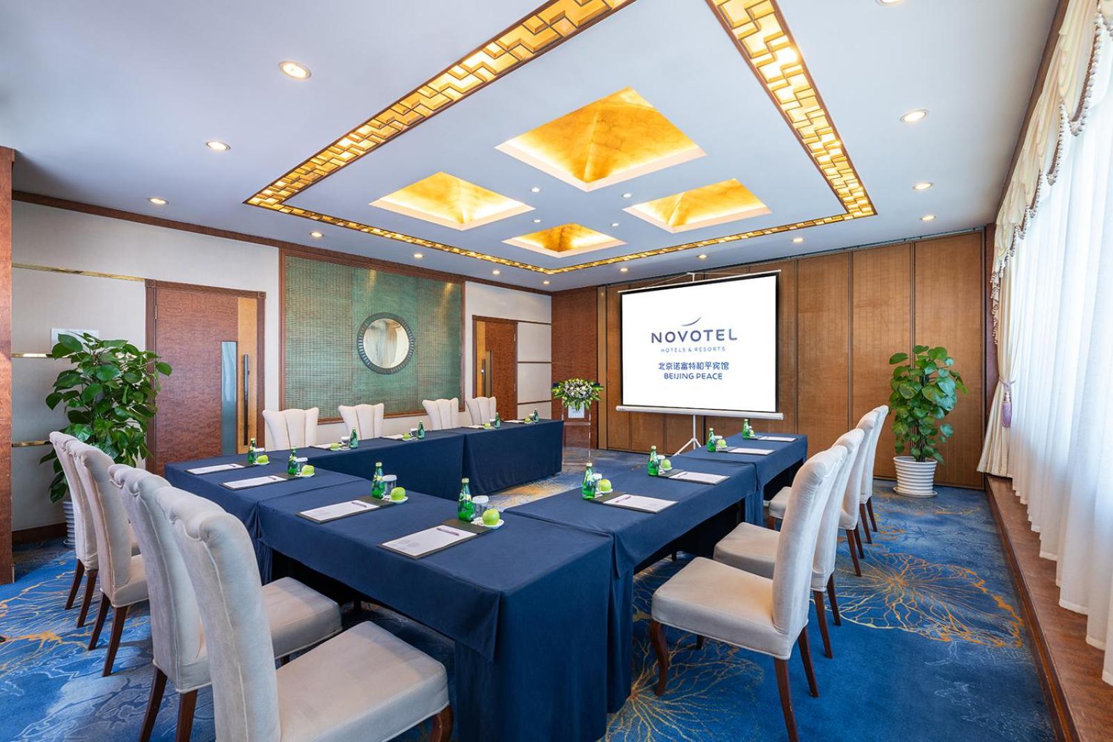 Novotel Beijing Peace Exteriör bild