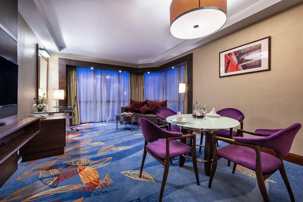 Novotel Beijing Peace Exteriör bild